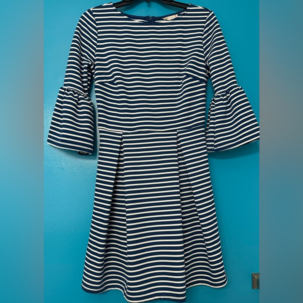 Altar’d State Dress. Sz Medium Bell Sleeves